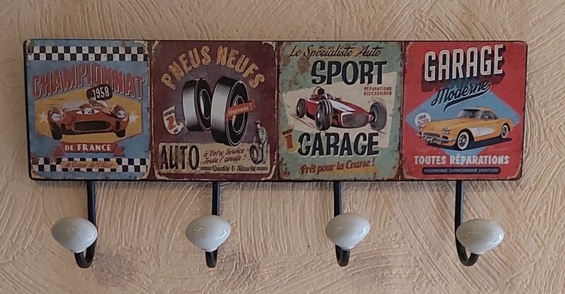 Porte manteau voiture sport