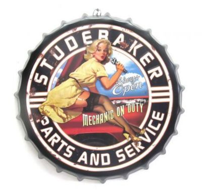 Capsule garage pin up