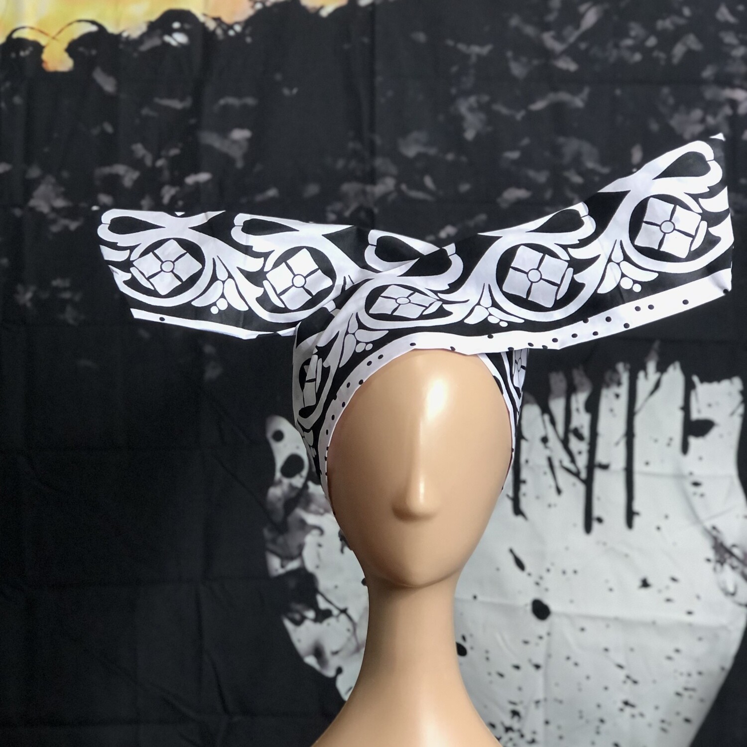 Tiara - Black and White - Limited Edition Tiara - Black and White - Limited Edition