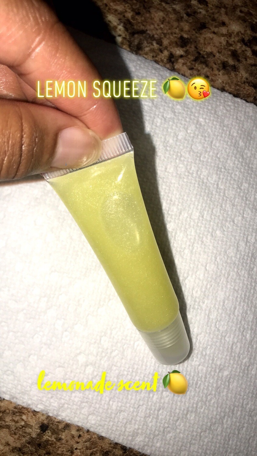 lip gloss (lemon squeeze)