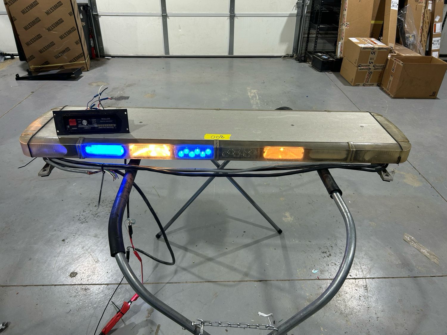 48” Whelen LFL Liberty arrow with control box