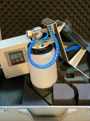 AVP-ZERSTÄUBER AUTO PREMIUM
Für Pkw und Lkw-Kabinen
/ Stück inkl. Aluminium-Transportkoffer & Zeitschaltuhr