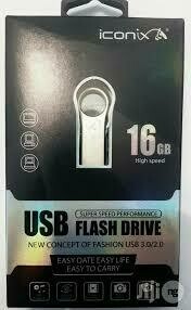 Cle USB 16 GB Iconix