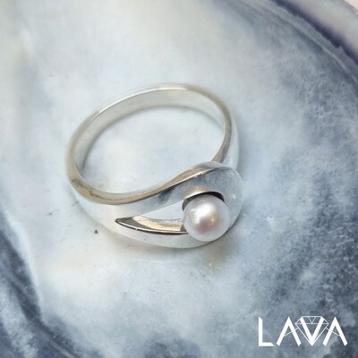 Wrap around pearl ring