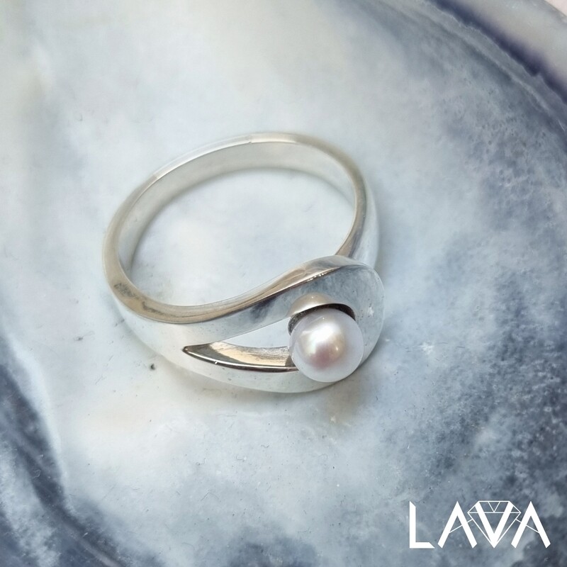 Wrap around pearl ring