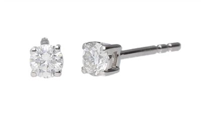 9k White Gold Diamond Stud Earrings (0.25ct)