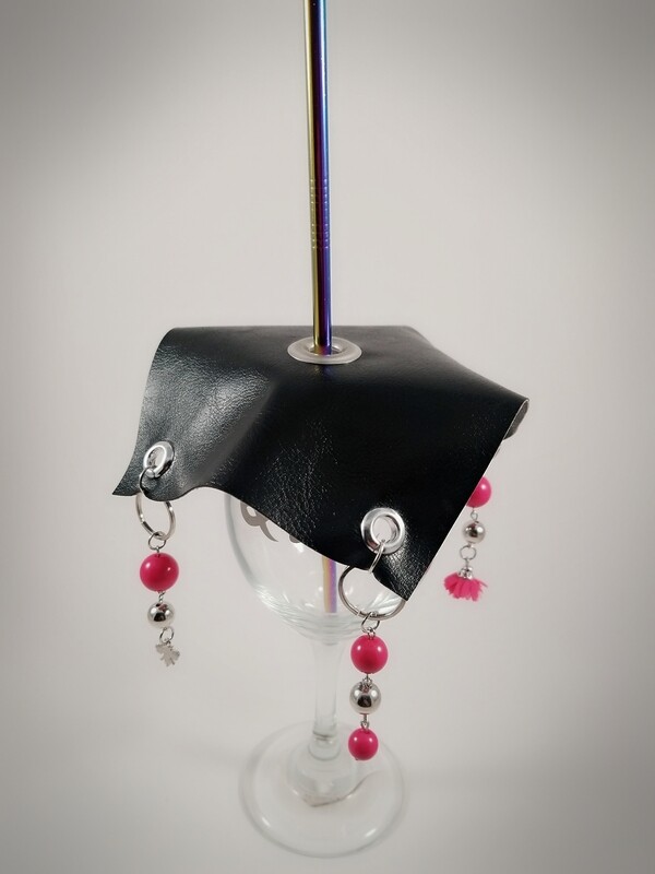 Decorative cocktail glass drape