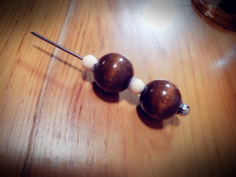 Wood bead cigar pick
