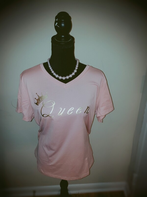 Womens empowerment &quot;Queen&quot; short sleeve tee in Pink