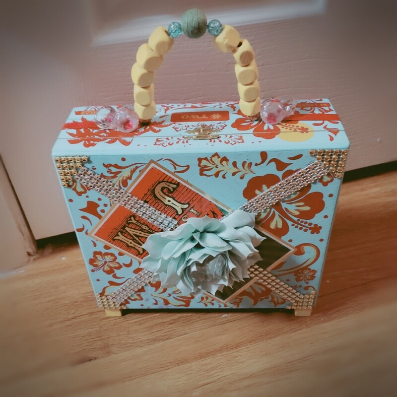 Island cigar purse humidor