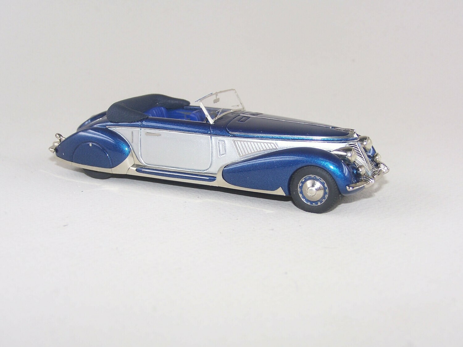 ABC 057B  LANCIA ASTURA CABRIOLET PININFARINA 1938 (SILVERBLUE)
