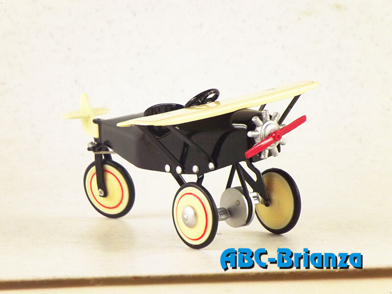 XONEX001 - XONEX Blck Hwk Miniature Pedal Plane