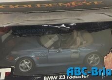 UT MODELS UT180024336 BMW Z3 ROADSTER JAMES BOND GOLDENEYE-BLUE