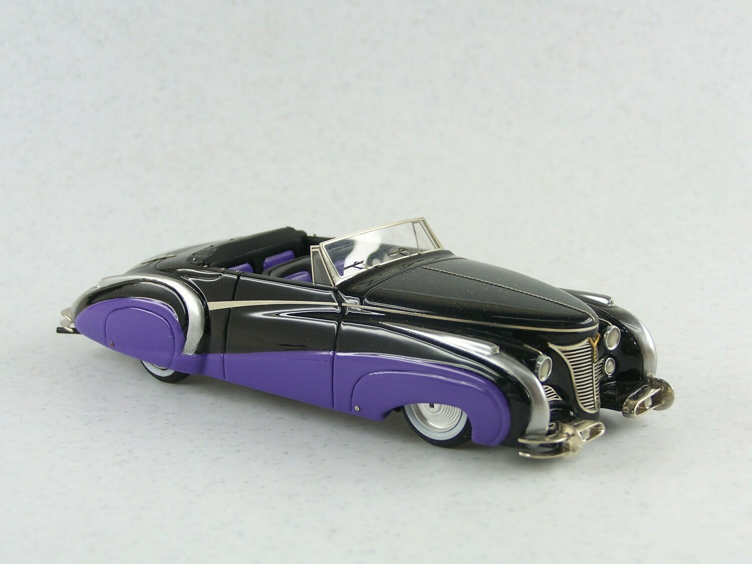 ABC 255B CADILLAC S62 GENERATION II  SAOUTCHIK 1948 BLACK/LILAC)