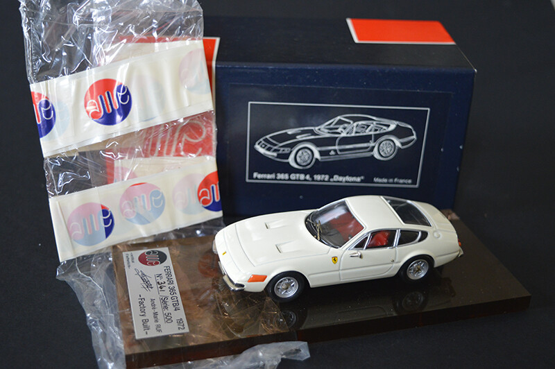 AMR1104 FERRARI 365  GTB4 DAYTONA 1972  white