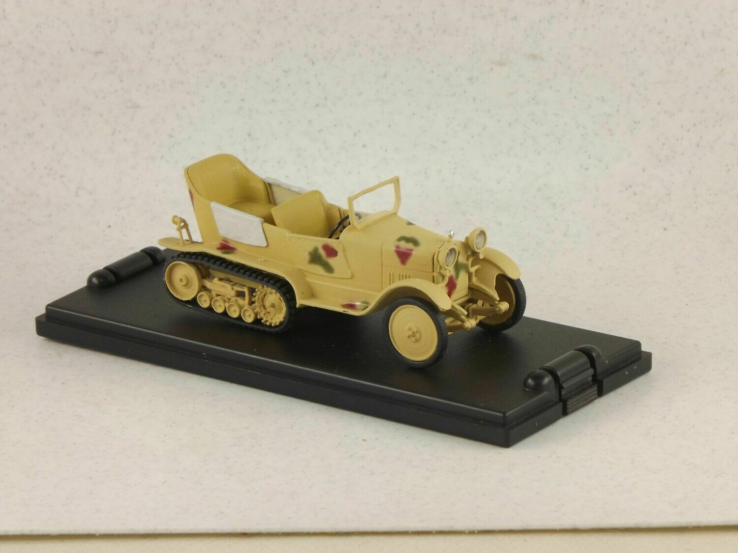FB MODEL FBM084C ALFA ROMEO RM CINGOLATO ETIOP'S  WAR 1936 MIMETIC  YELLOW-GREEN