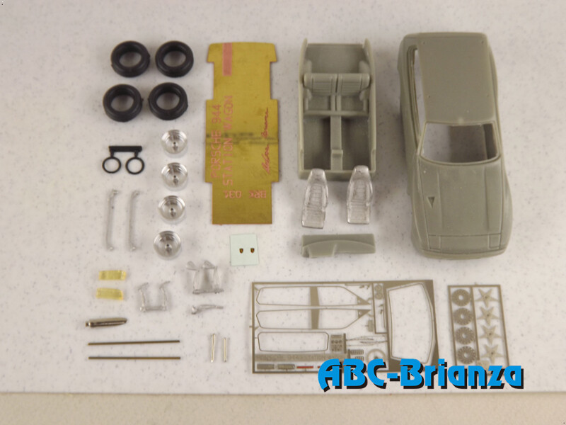 BRK43107  PORSCHE 944 STATION WAGON