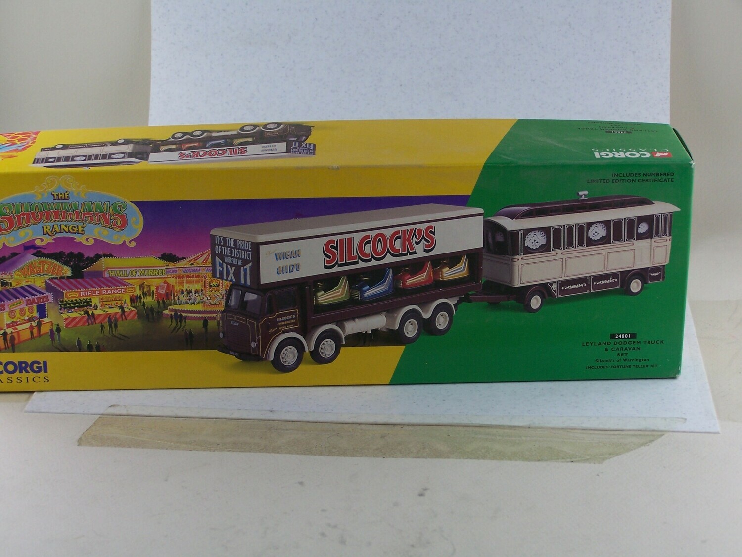CORGI 24801 LEYLAND DODGEM TRUCK & CARAVAN SET