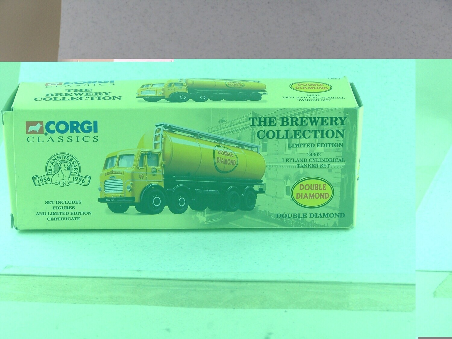 CORGI 24302 LEYLAND CYCILDRICAL TANKER SET DOUBLE DIAMOND