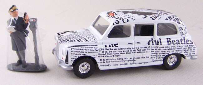 CORGI 58003 NEWSPAPER TAXI & FIGURE