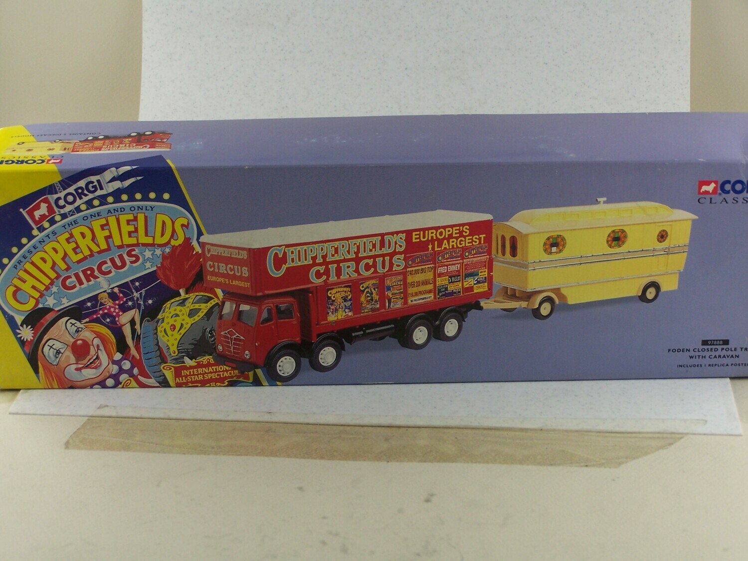 CORGI 97888 FODEN CLOSED POLE TRUCK WITH CARAVAN