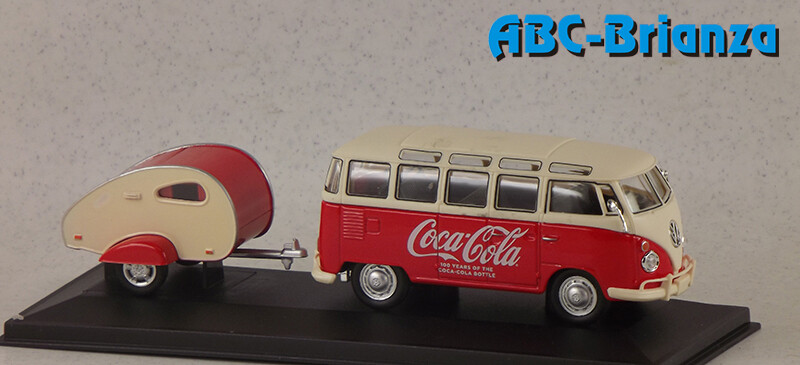 COCA467433 - COCA COLA 1962 Volkswagen Samba Bus With Trailer