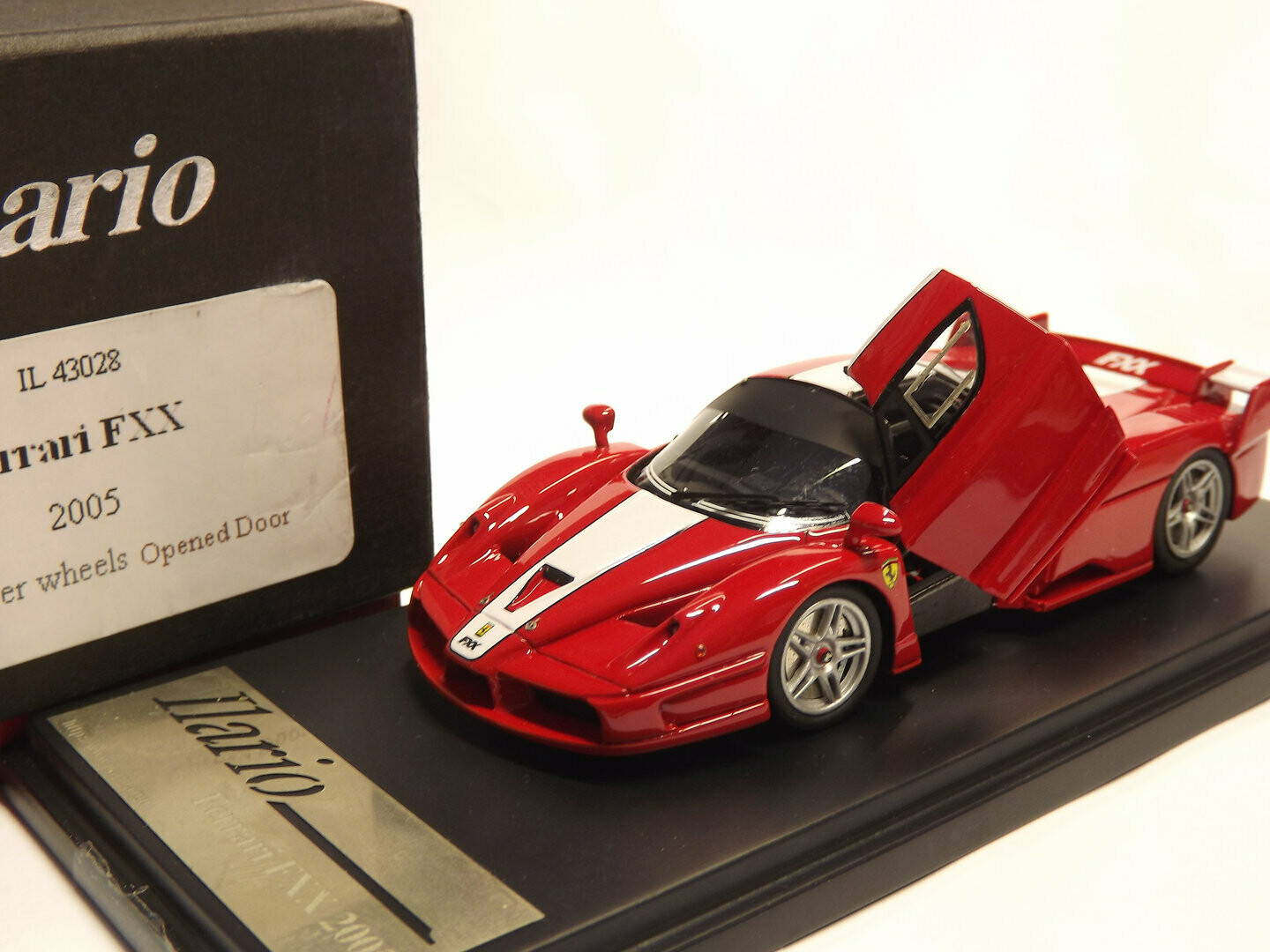 ILARIO IL43028open FERRARI FXX 2005 RED SILVER WHEELS OPEN DOOR