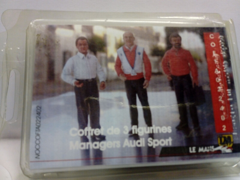 LE MANS MINIATURES LMCOFTA022402K  COFFRET DE 3 FIGURINES DIRECTION AUDI 2002 SPORT DR.ULLRICH, KOEPPEN & JOEST