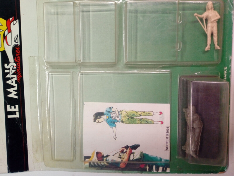 LE MANS MINIATURES LMNOCFLM143003K  FIGURES 1 photographer+ 1 girl