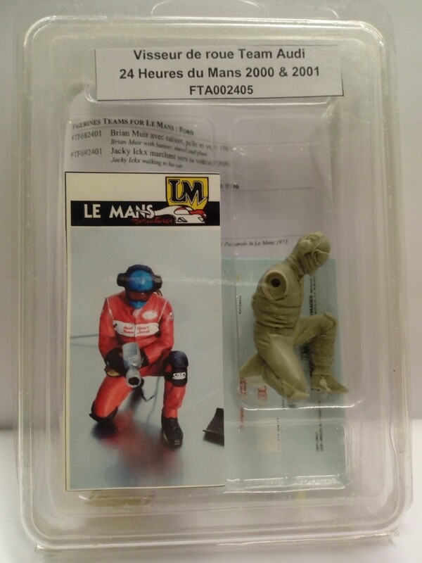 LE MANS MINIATURES LMFTA002405M MECHANIC UNDOING WHEELS