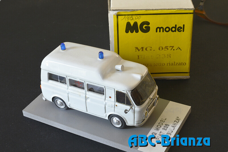 MG MODEL MGM057A FIAT 238 AMBULANZA TETTO RIALZATO