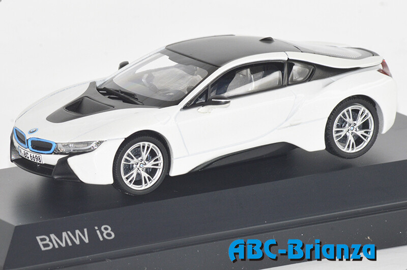 PARAGON PA91052 BMW i8 CRYSTAL WHITE+FROZEN GREY