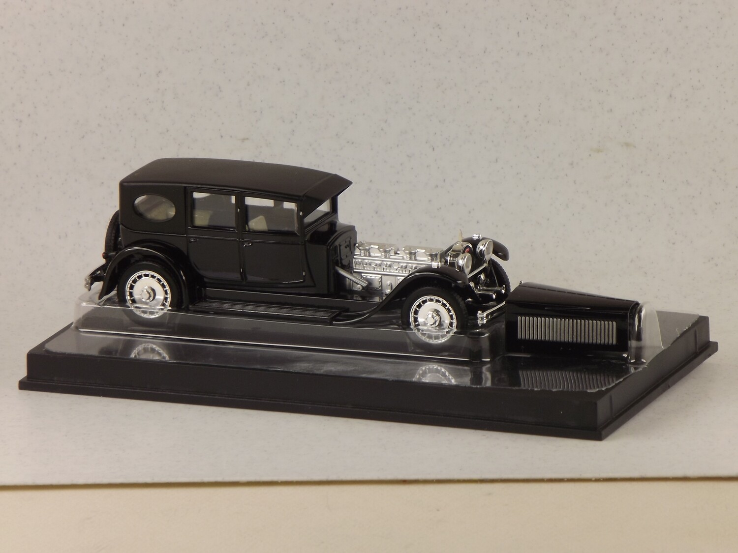 RIO MODEL RIO4215 BUGATTI 41 Royale 1927 nera
