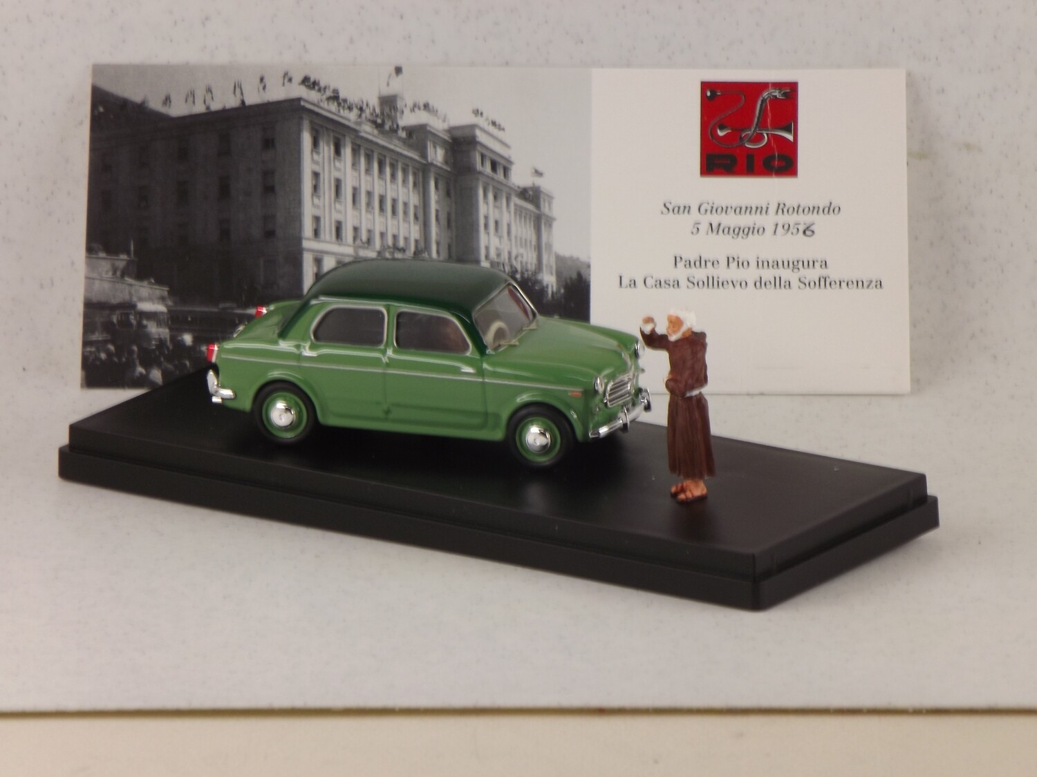 RIO MODEL RIO4367P FIAT 1100 TV 5 Maggio 1956 - Padre Pio - FIGURE
