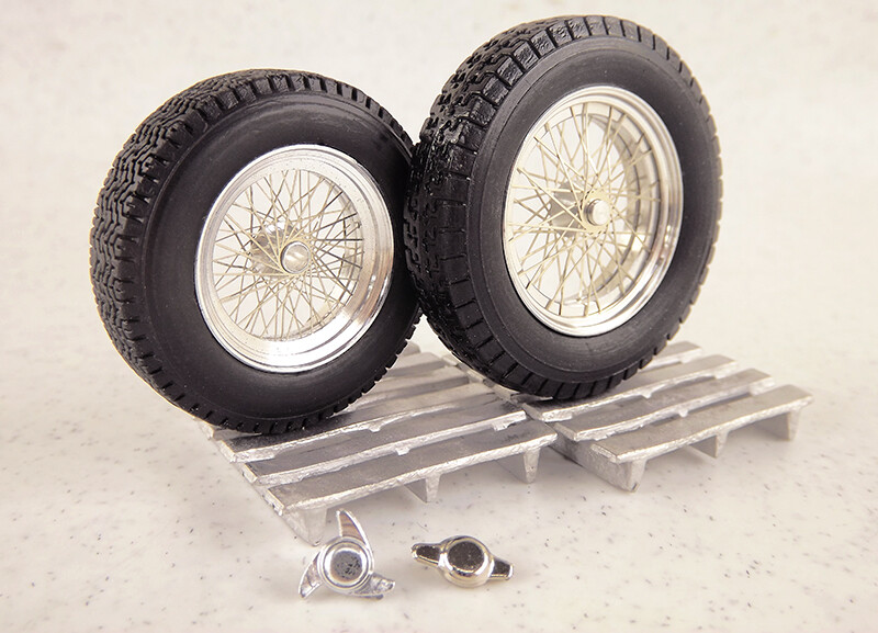 SETR18/25 SET 4 RUOTE A RAGGI SCALA 1/18 FOTOINCISE  Ø MM.25 CON GOMME
