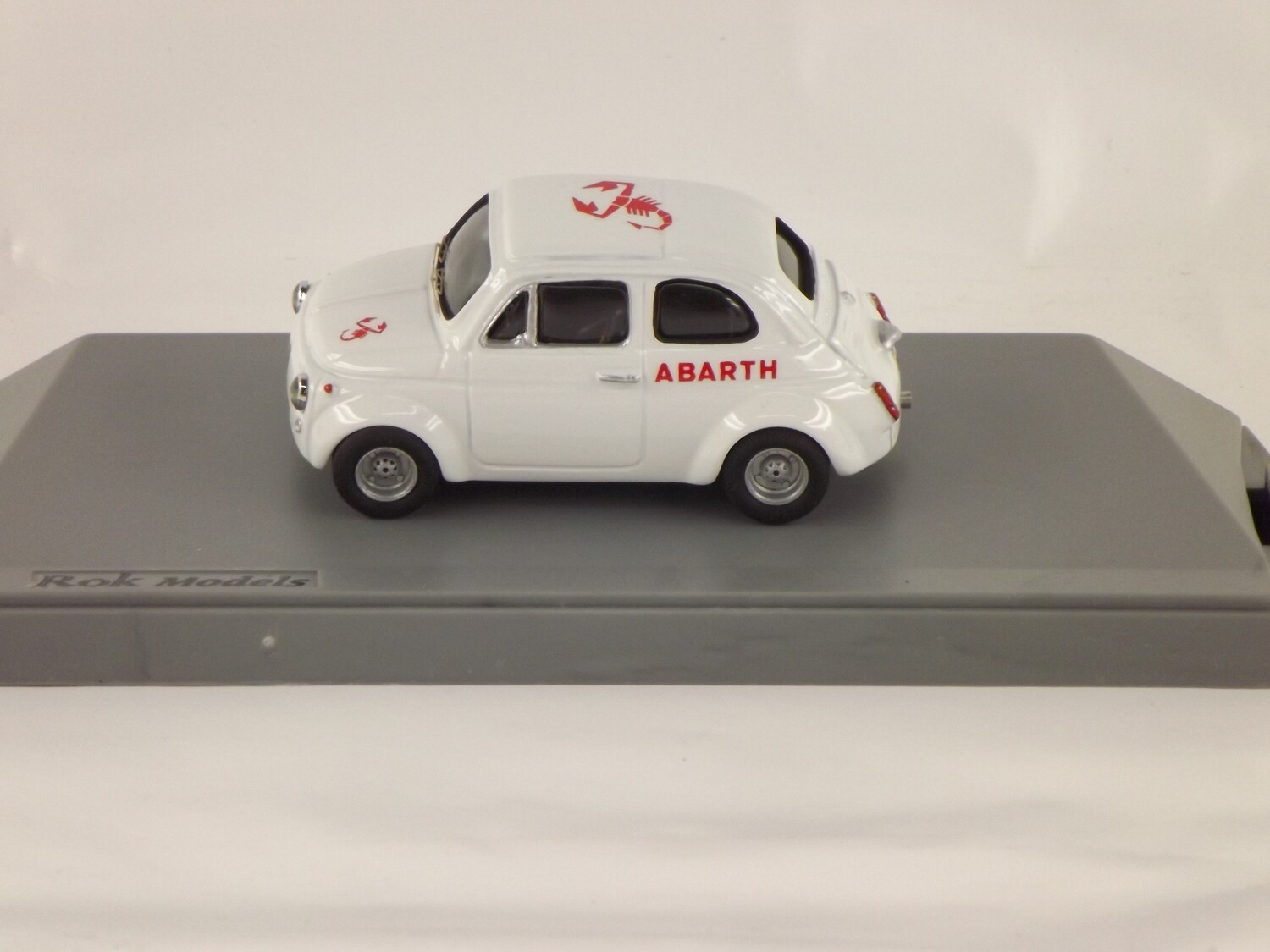CARPIN ROK08W FIAT ABARTH 500 ASSETTO CORSA (WITHOUT ENGINE)-WHITE