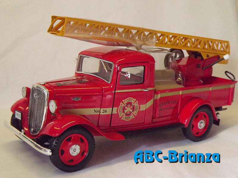 SCALE REPLICA SCREP76404 CHEVROLET PICK UP  FIRE TRUCK 1935