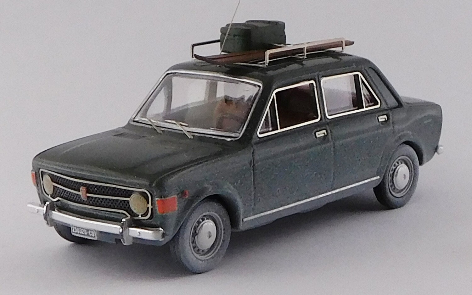 RIO MODEL RIO4642 FIAT 128 - 4 porte 1970 - Con sci- With skis