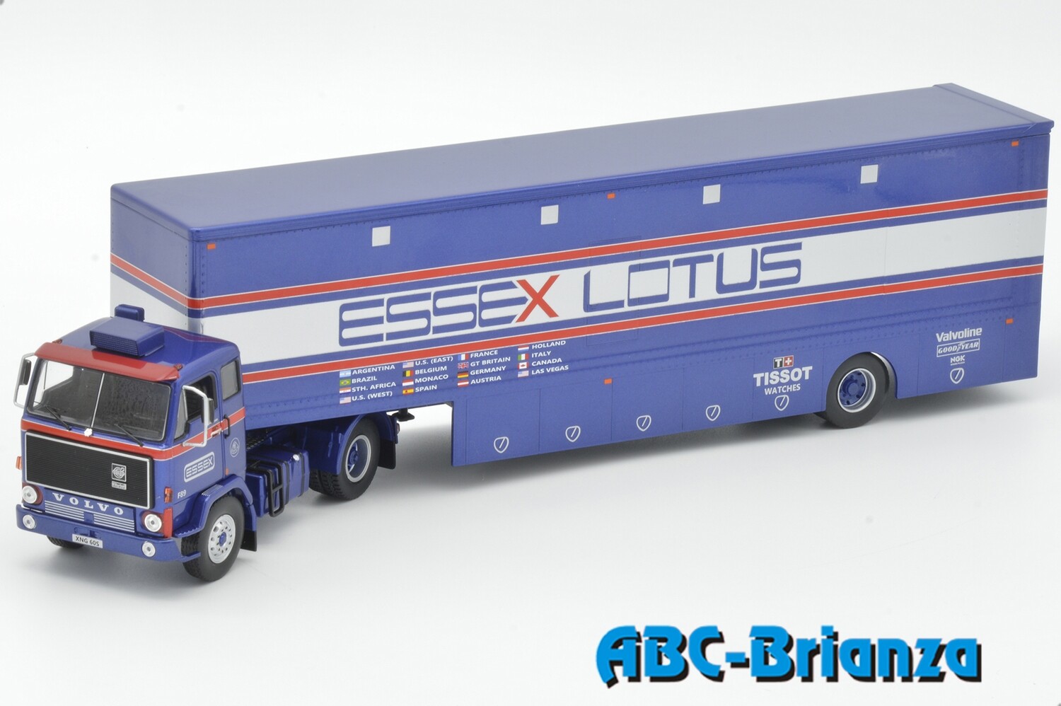 IXO - IXOTTR021 VOLVO F89 RACING TRANSPORTER LOTUS ESSEX