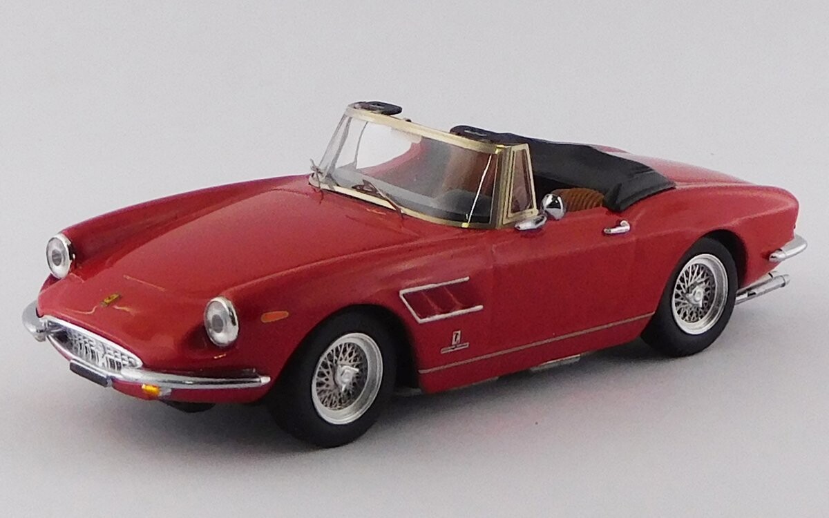 BEST9812 FERRARI 330 GTS - 1967  Red - Ruote a raggi