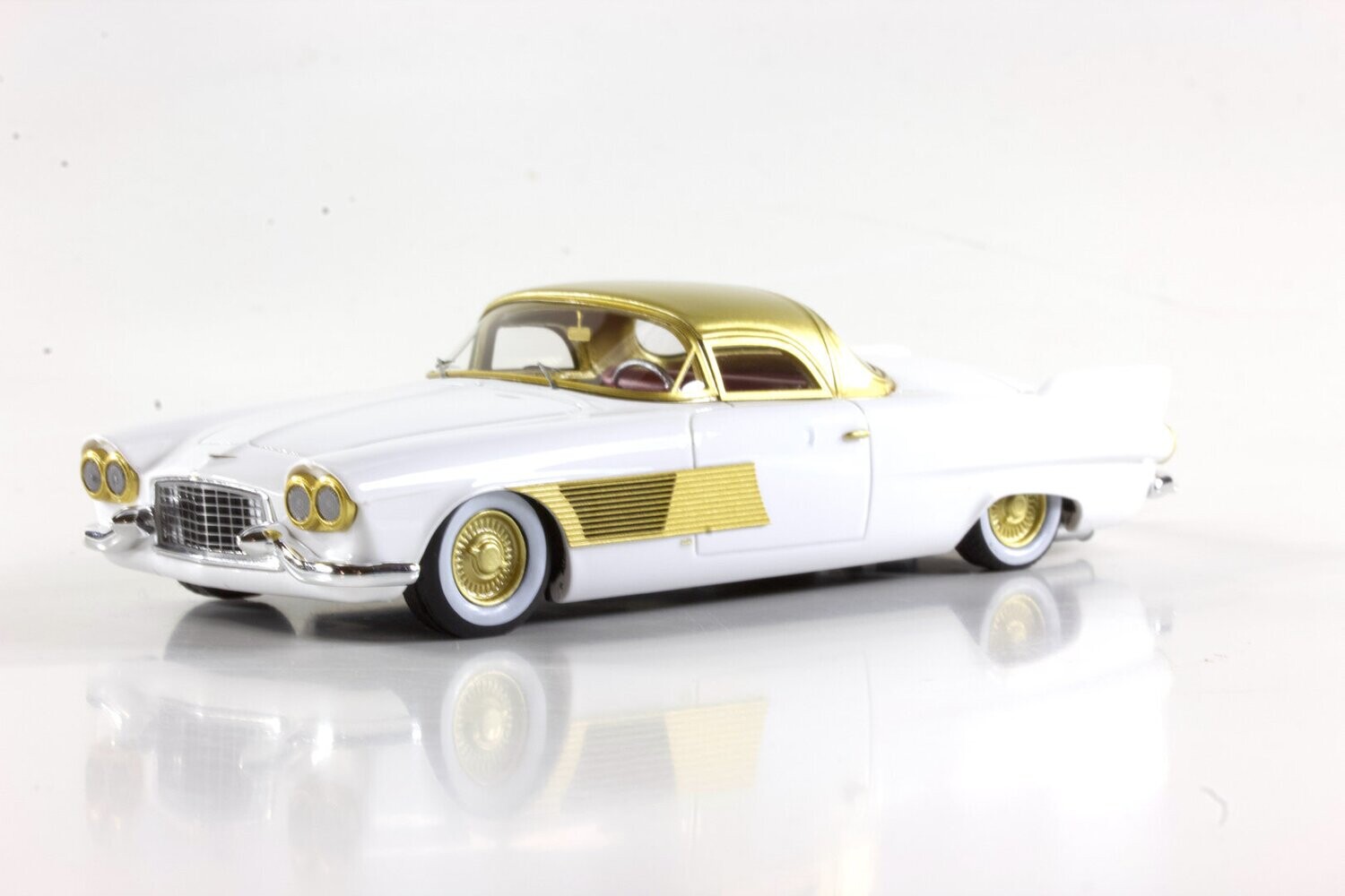 BRAUSI BRAU2105 - 1955 Cadillac Series 62 Elegant Special by Motto