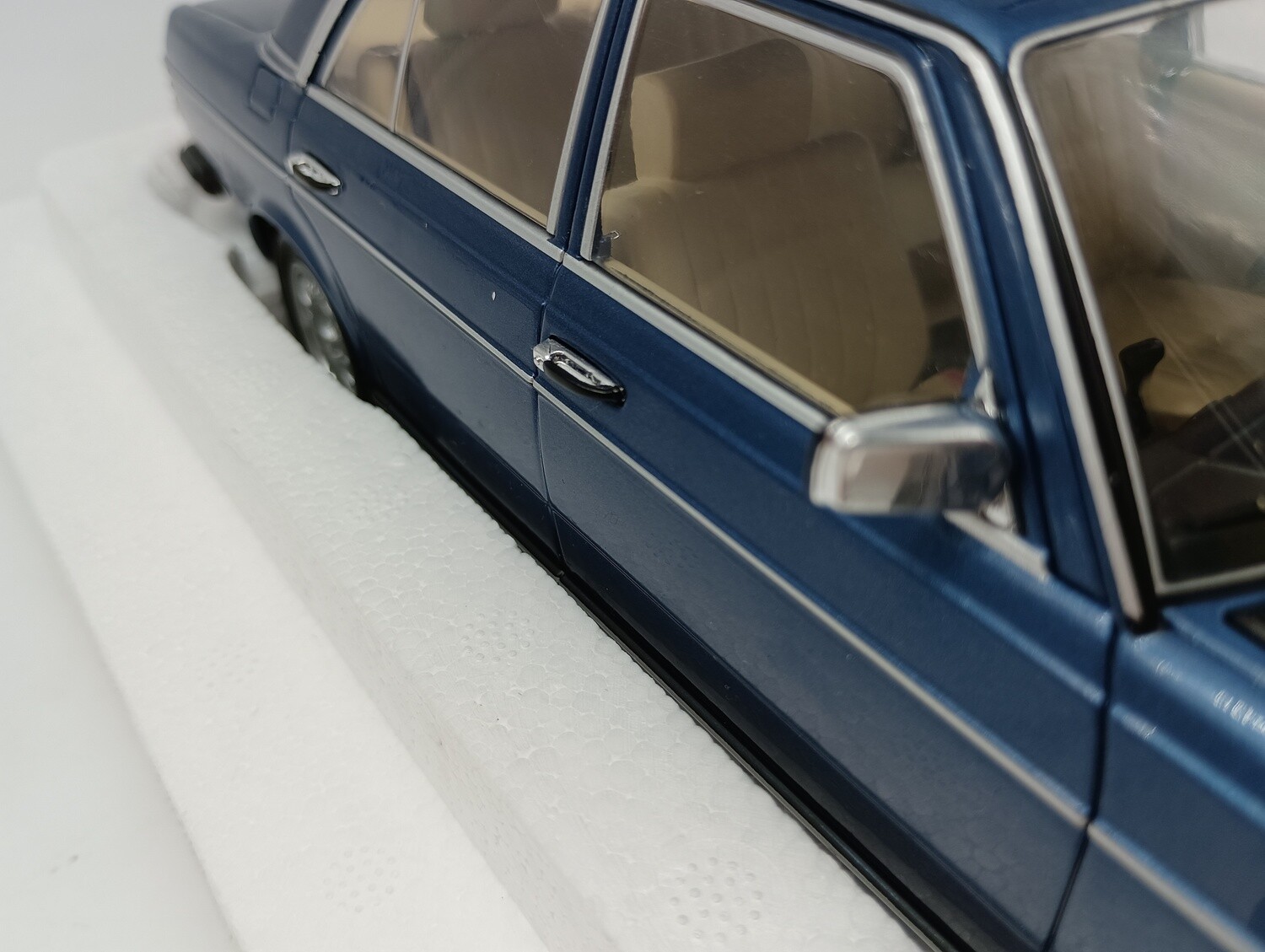 KK SCALE  KKDC180352 Mercedes 280E W123 - 1975 BLUE