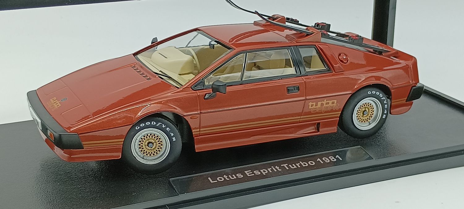 KKDC181192 LOTUS ESPRIT TURNO 1981 METALLIC COPPER WHIT SKI