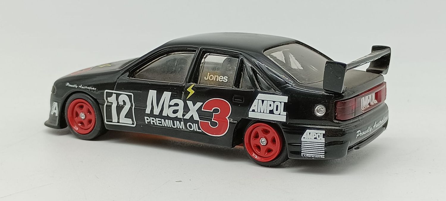 DINKUM CLASSICS HOLDEN VP COMMODORE #12 MAX - V8 SUPERCAR 1993