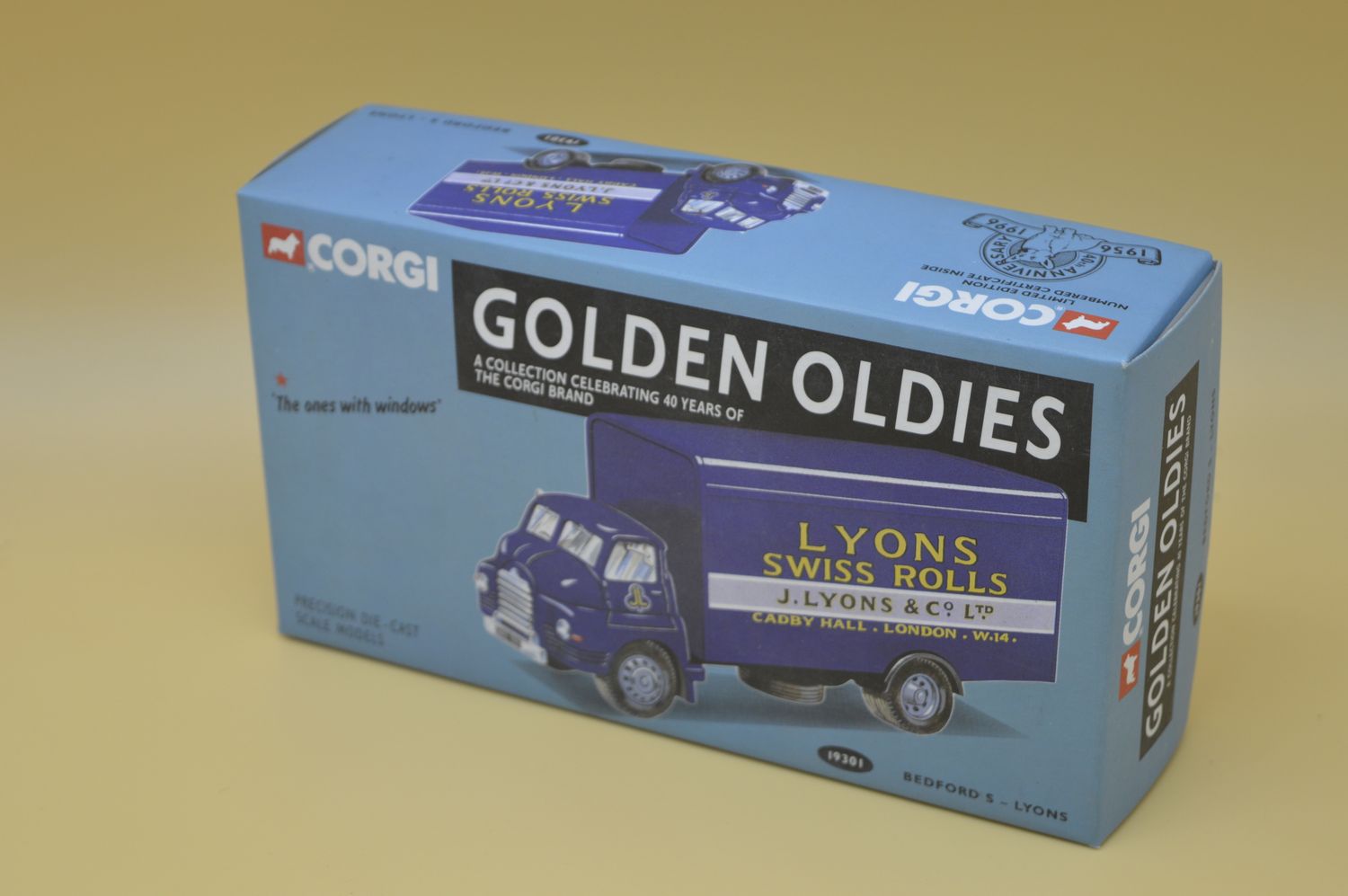 corgi golden oldies 19301 bedford s lyons