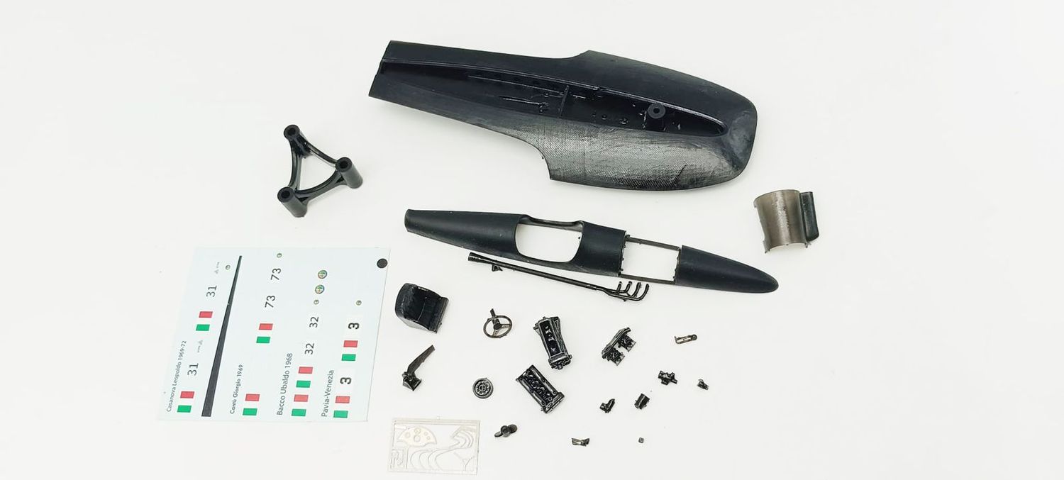 BRK43386 - MOLIVIO LV91 RACING BOAT ALFA ROMEO ENGINE
