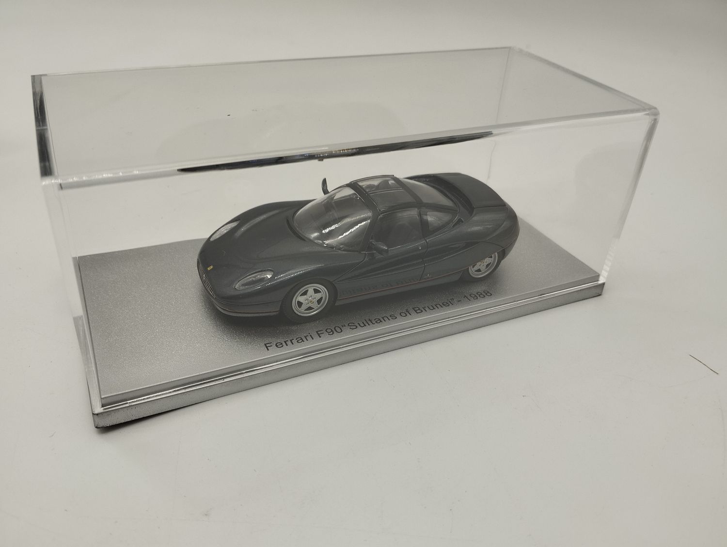 KESS43056241 FERRARI F90 PININFARINA 1988 PERSONAL CAR SULTAN OF BRUNEI