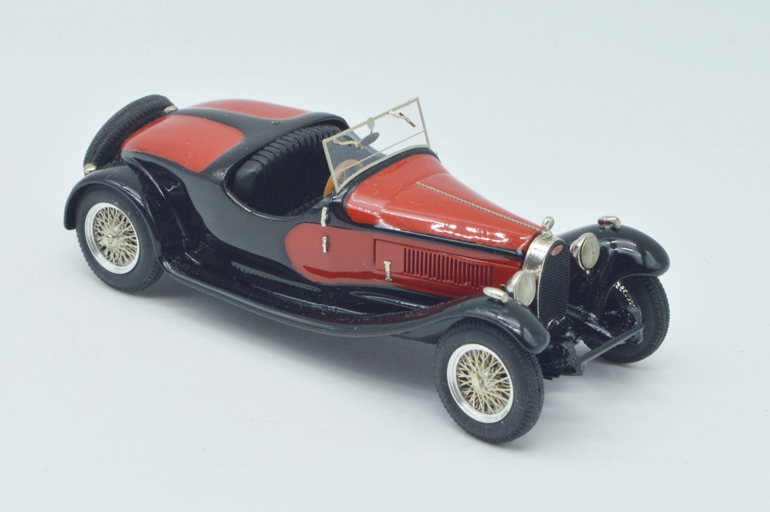 ABC387 - BUGATTI T44 CH 44725 ROADSTER VERT-PLANAS 1928