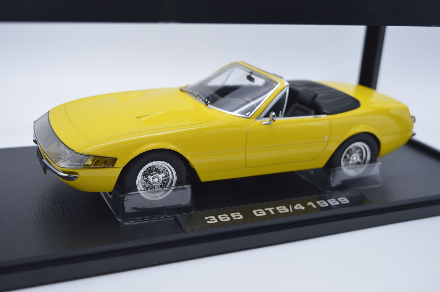 KK-SCALE KKDC180615 FERRARI 365 GTS DAYTONA SPIDER 1969