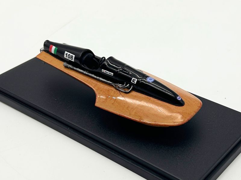 ABC389 - MOLIVIO LV91 RACING BOAT LANCIA FLAMINIA ENGINE ABC389 - MOLIVIO LV91 RACING BOAT LANCIA FLAMINIA ENGINE